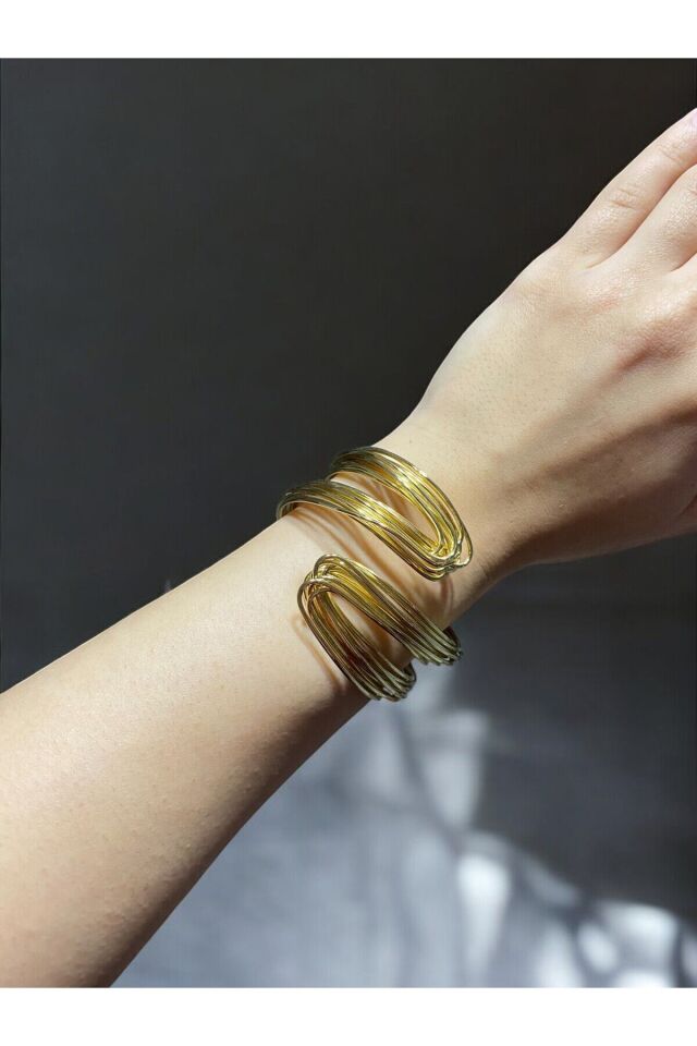 Kadın Çelik Altın Renk Kaplama Ayarlanabilir El Yapımı Tel Sarma Kelepçe Bileklik