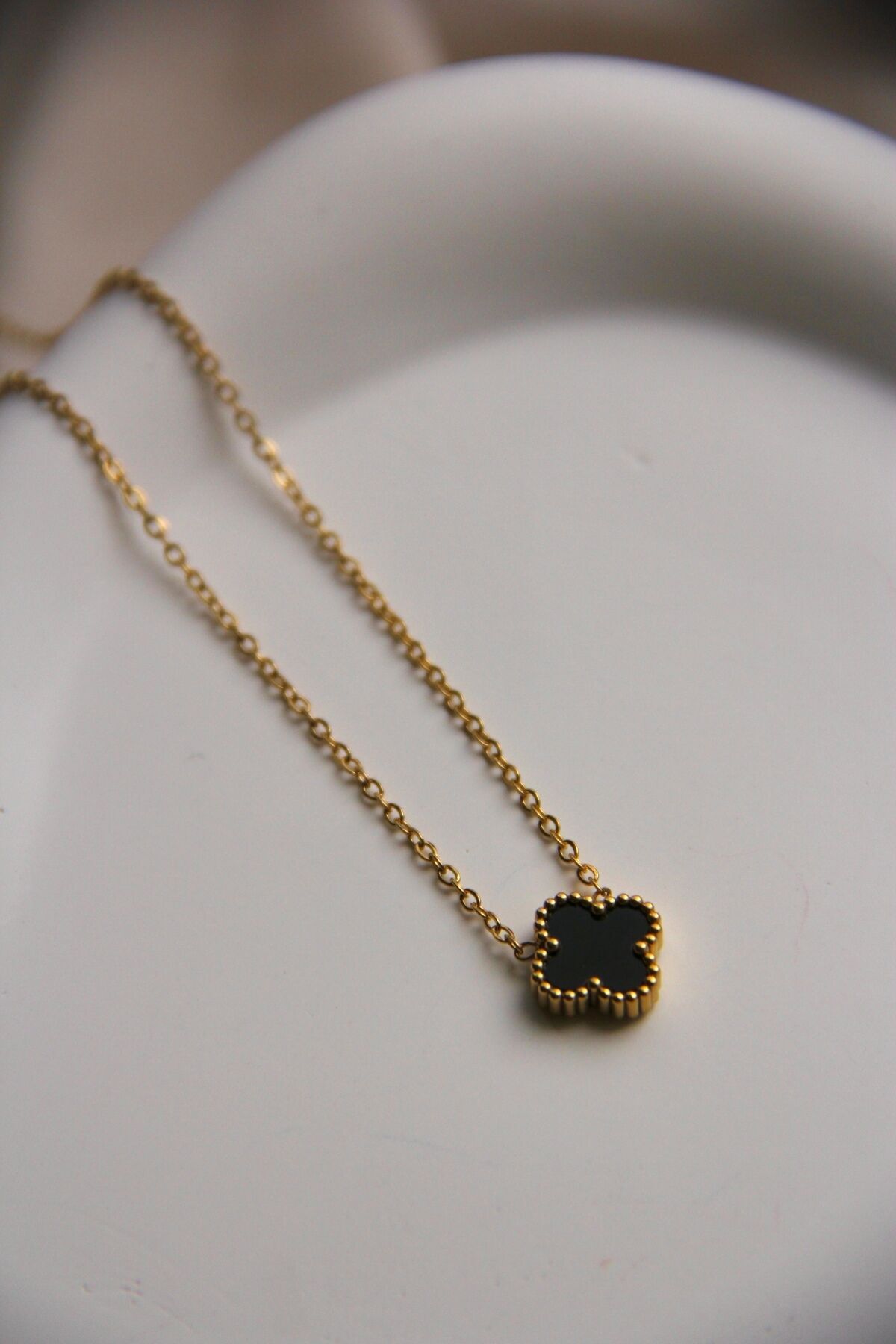 Marka Model Yonca Çelik Kolye