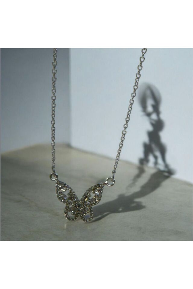 Gümüş Renk Kelebek Kolye