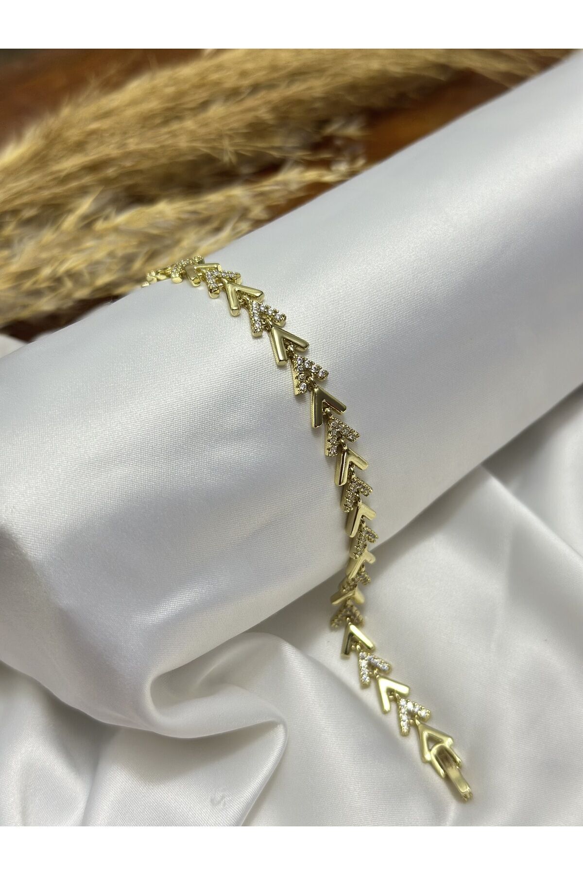 Vip serisi Zirkon Taş Gold Balıksırtı Model Çelik Bileklik