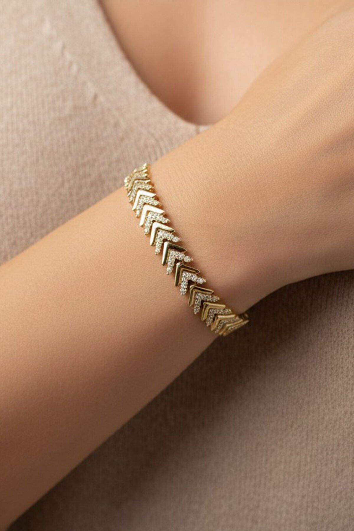 Stil Incisi/Xupıng Jewelry 14 Ayar Altın Kaplama Rihanna Zirkon Taşlı Model Bileklik