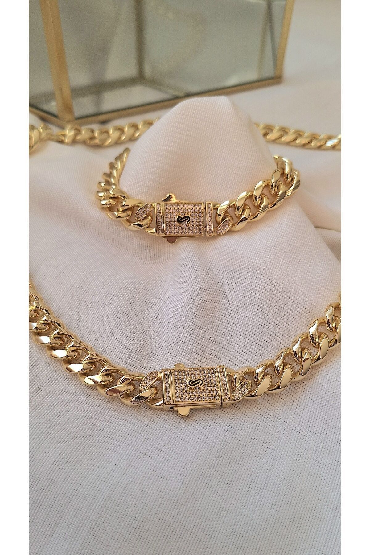 VİP SERİ 14 K ALTIN KAPLAMA ÇELİK GURMET SET