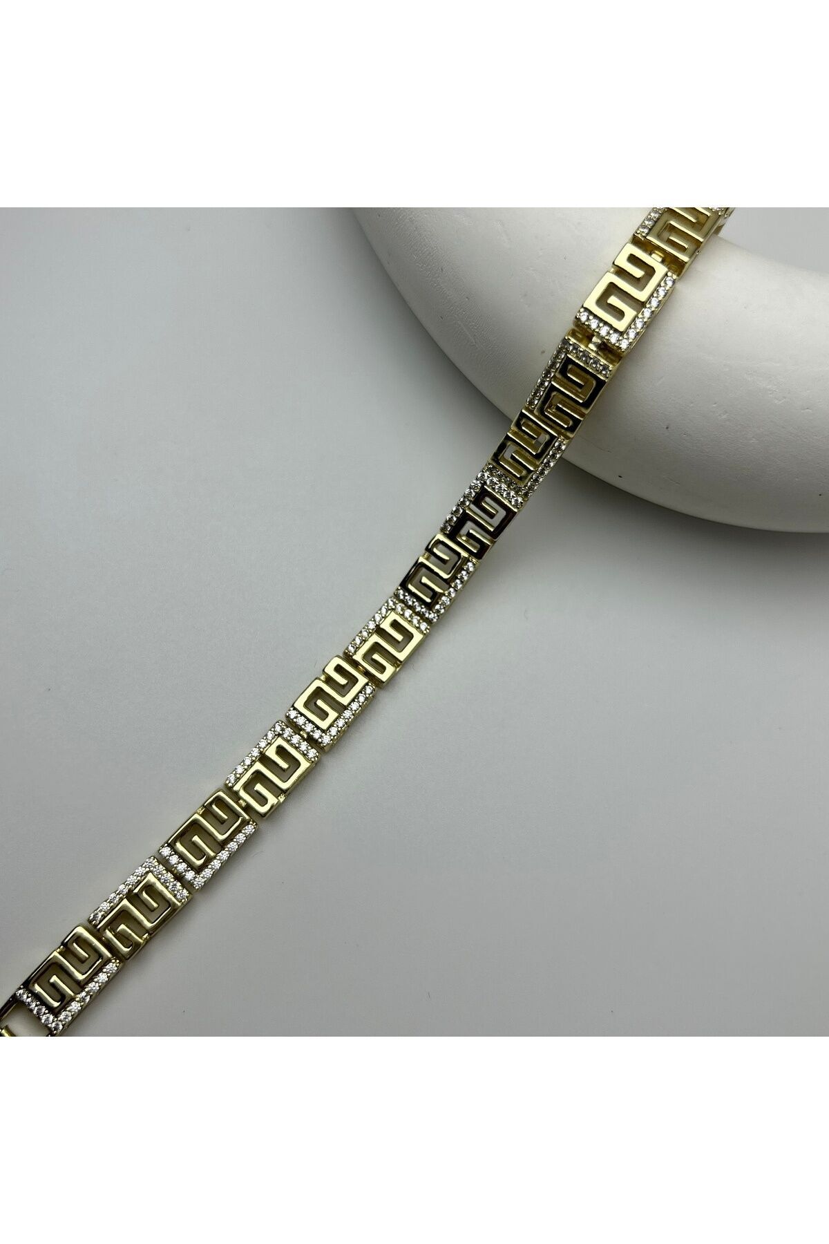 Labirent Model Zirkon Taşlı 14K Altın Kaplama Bileklik