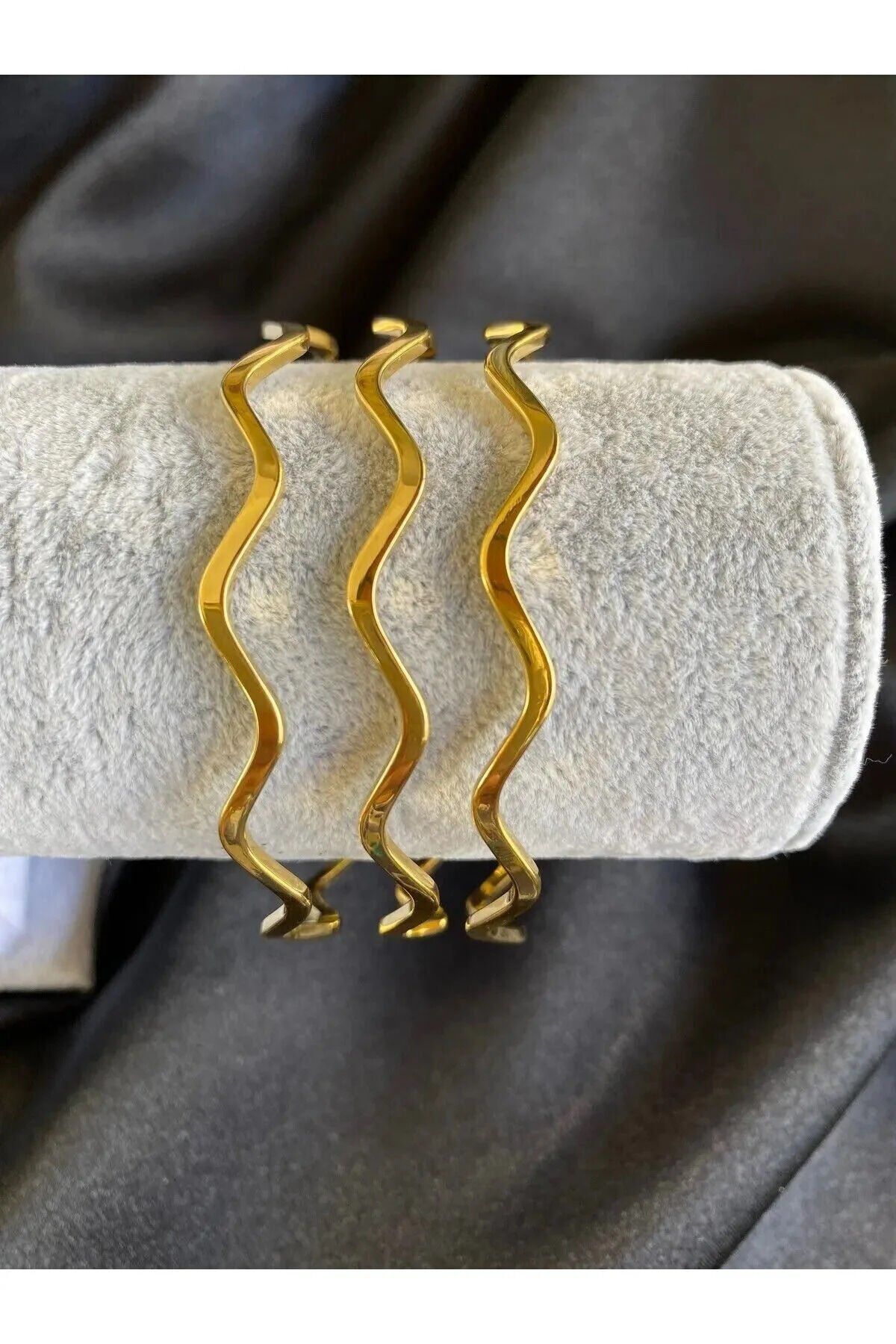 Altın Renk 22 Ayar Kaplama Zikzak Ajda Bilezik 22 Cm .3 Adet