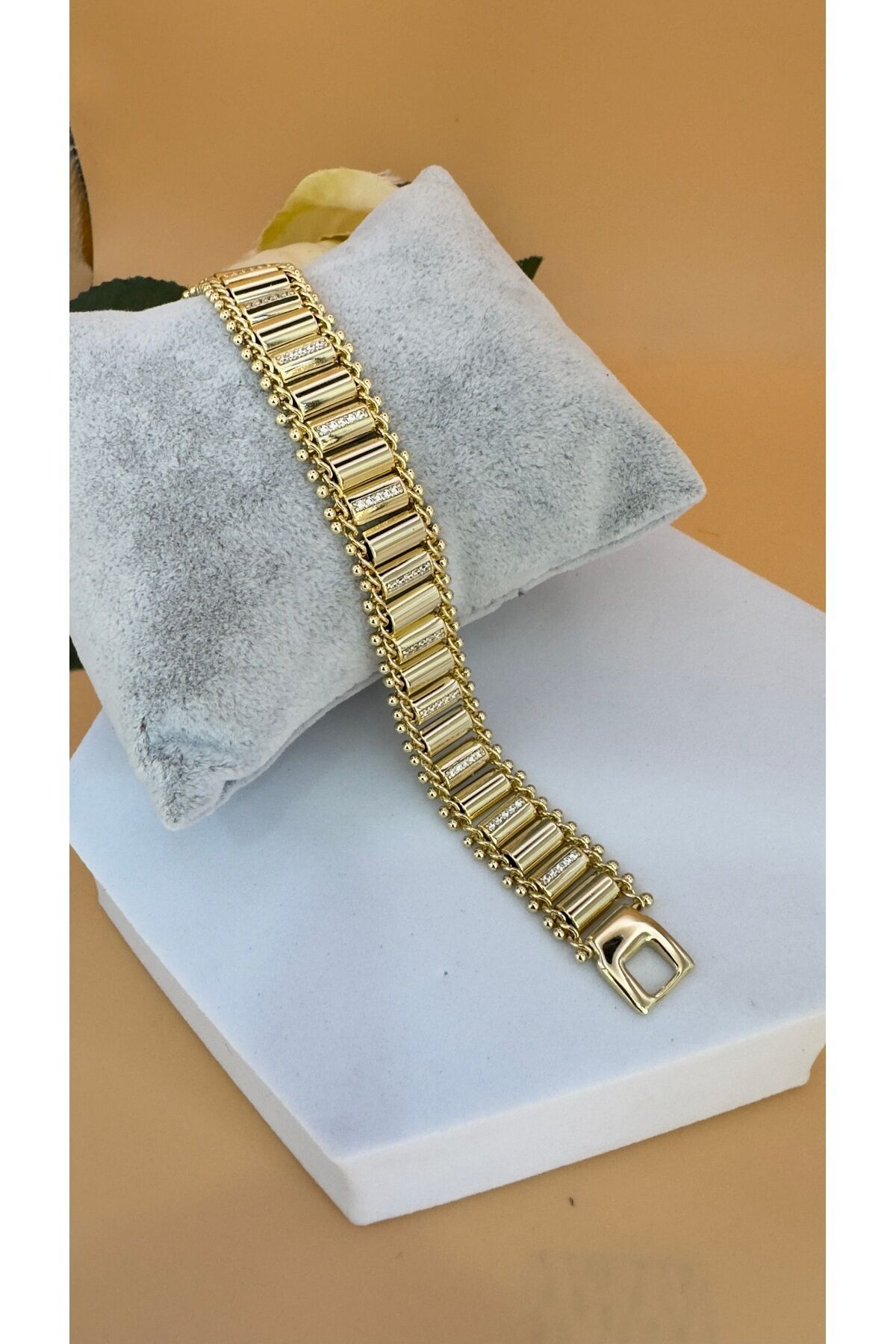 Zirkon Taşlı Model Bileklik