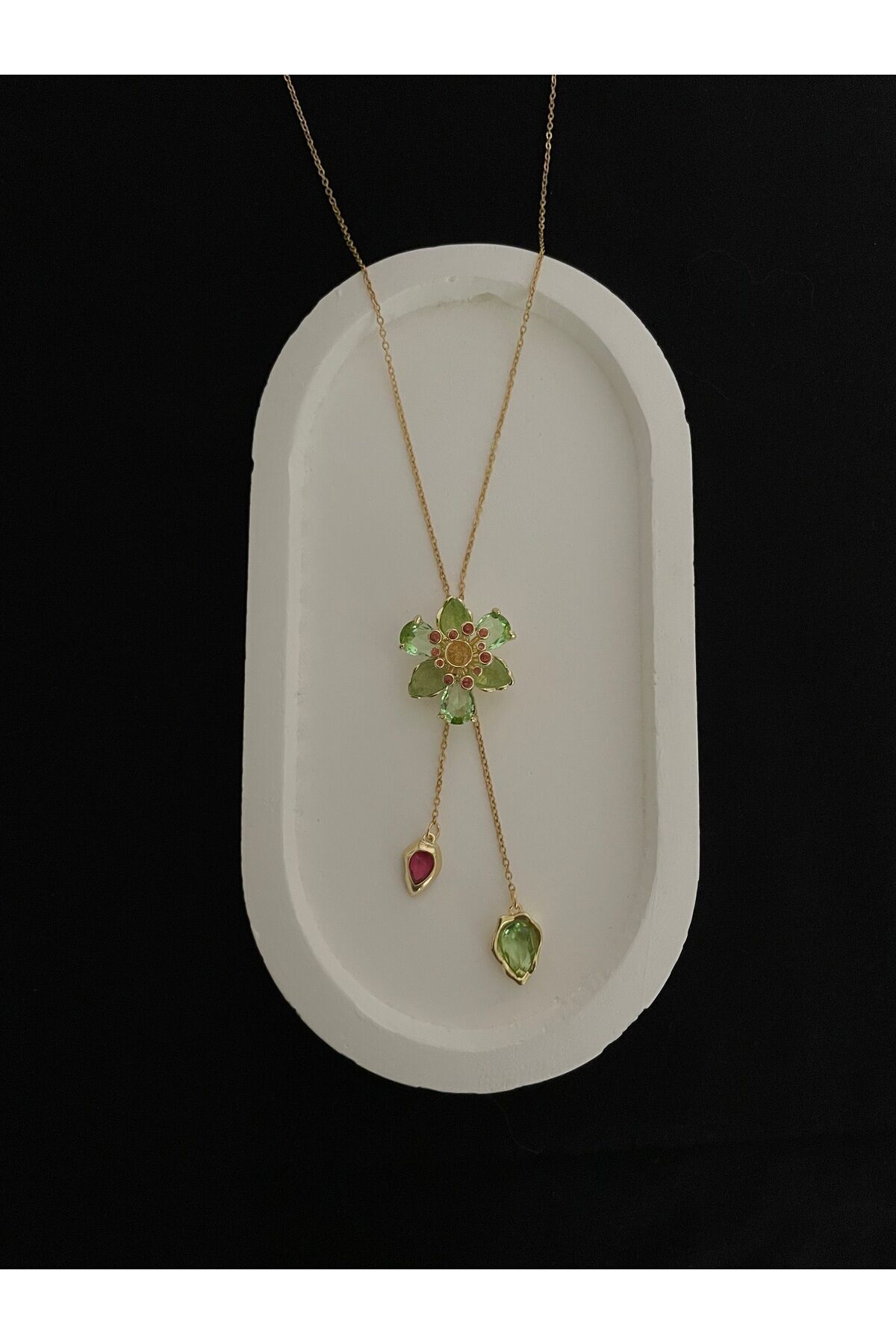 Çelik Y Model Papatya Kolye Swaro