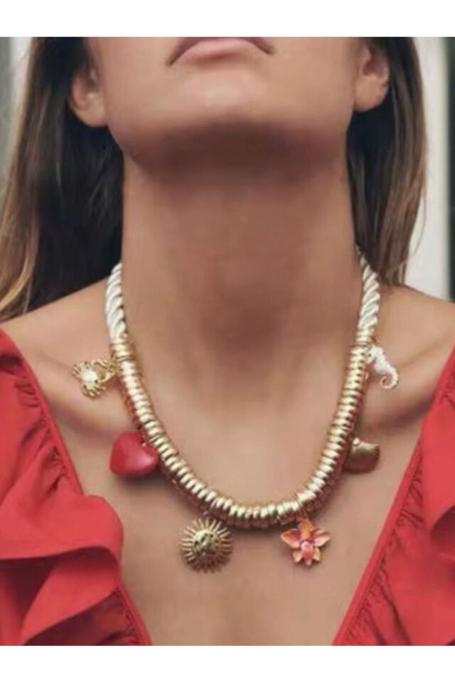 ZR Model Halat İp Üzeri Charmlı Kolye