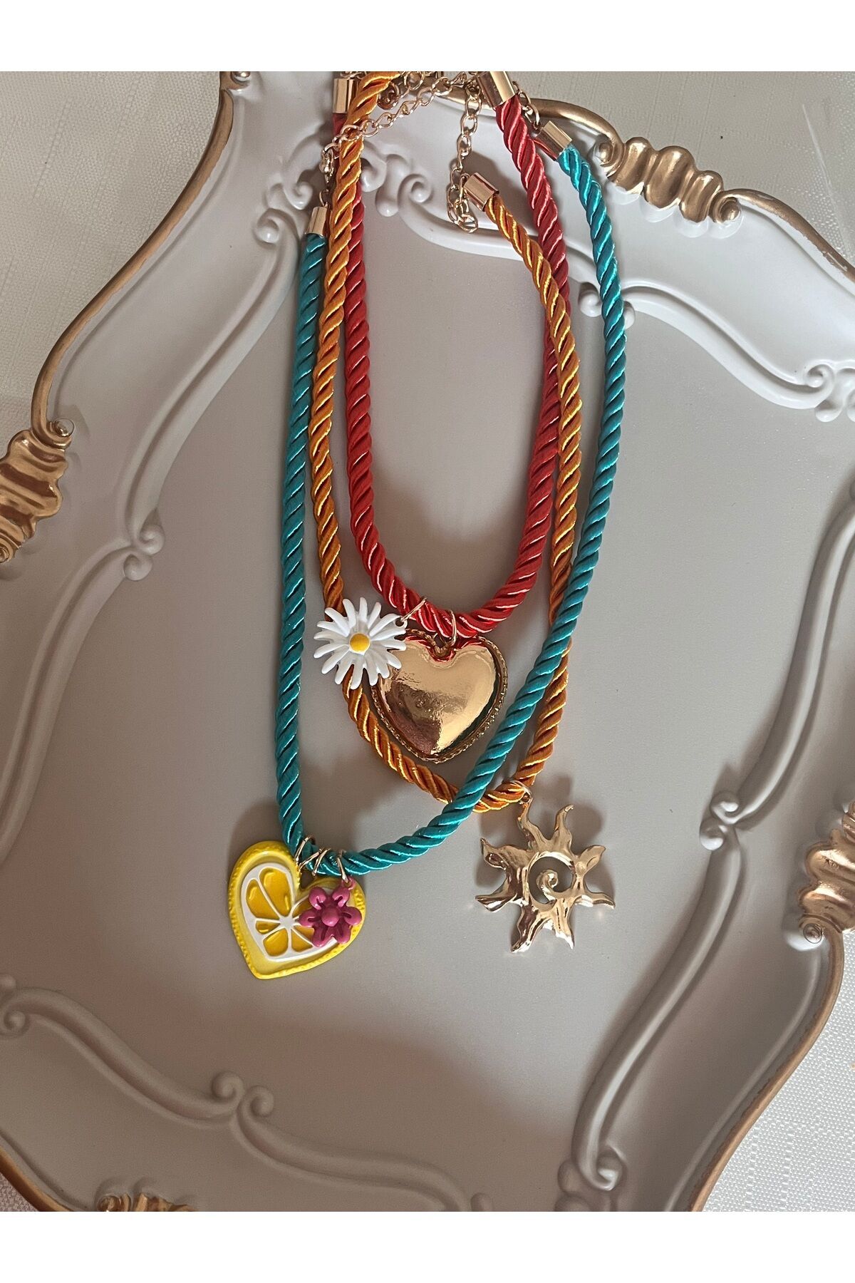 Marka model üçlü halat güneş kalp kolye