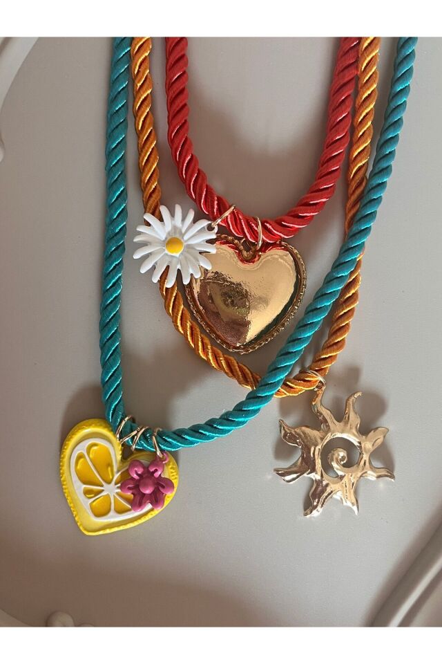 Marka model üçlü halat güneş kalp kolye