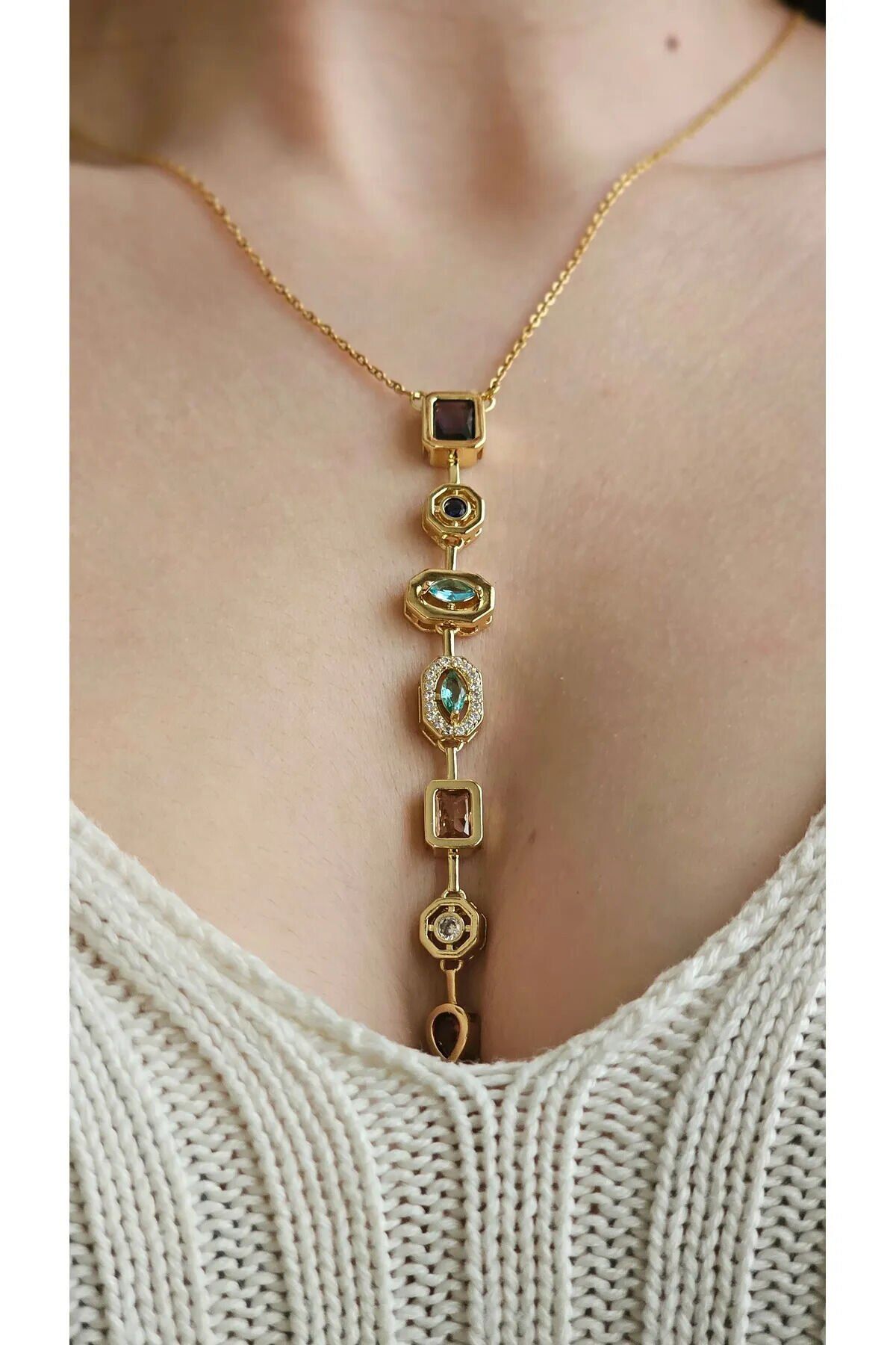 Renkli Taş Modeli Çelik Y Kolye – Y Şekilli, Renkli Taşlı