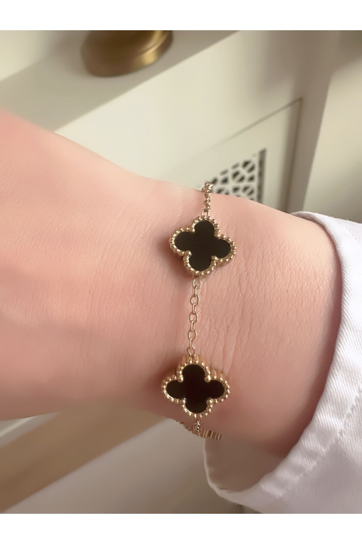 Gold Renk Siyah Mineli Beşli Yonca Şans Bilekliği