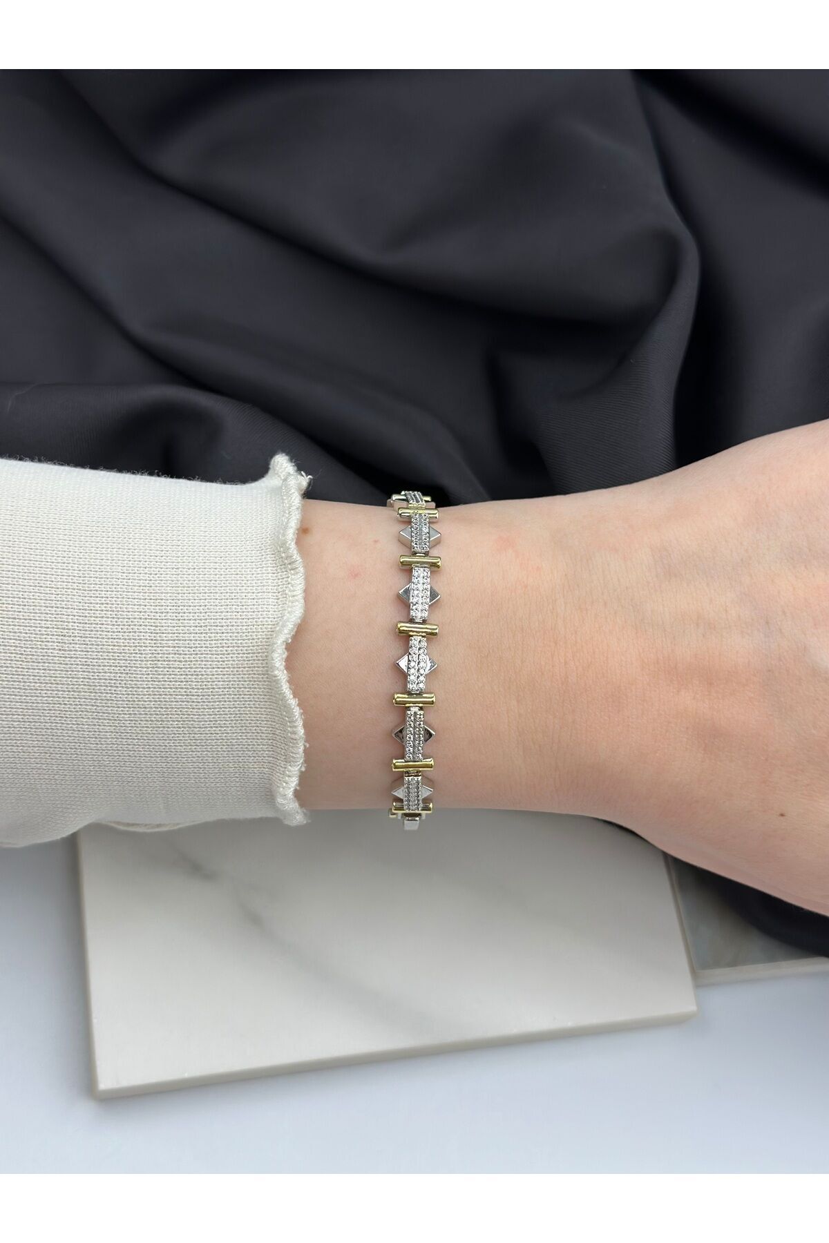 Çift Renk Zirkon Taşlı Tasarım Çelik Bileklik