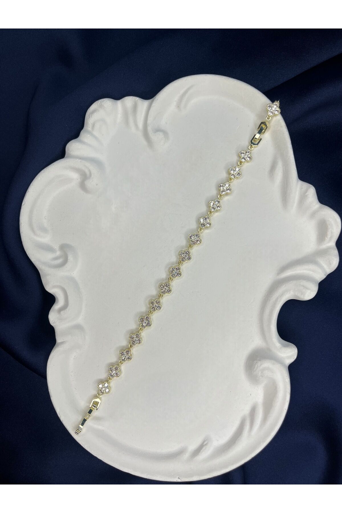 XUPİNG TREND GOLD RENK ARALIKLI ZİRKON YONCA BİLEKLİK