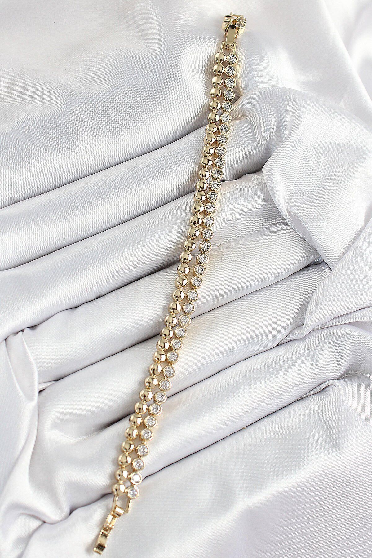 Siyah Mineli Taşlı Küpe