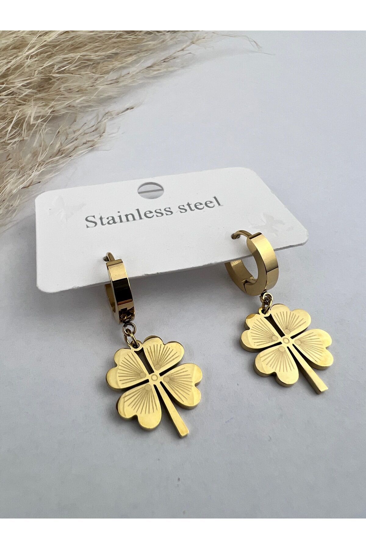 Salantılı Yonca Kadın Küpe