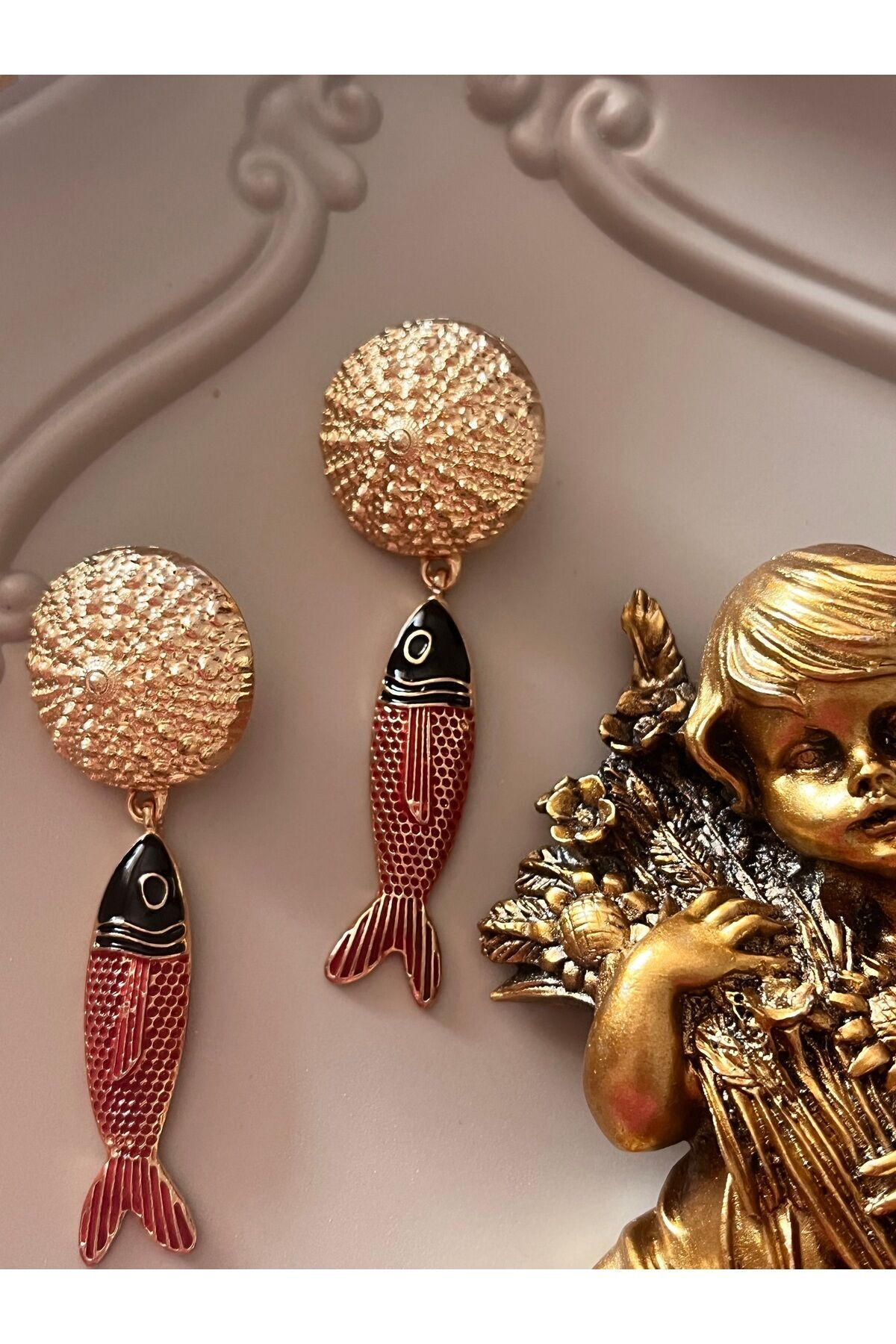 V Model Taşlı Kadın Küpe