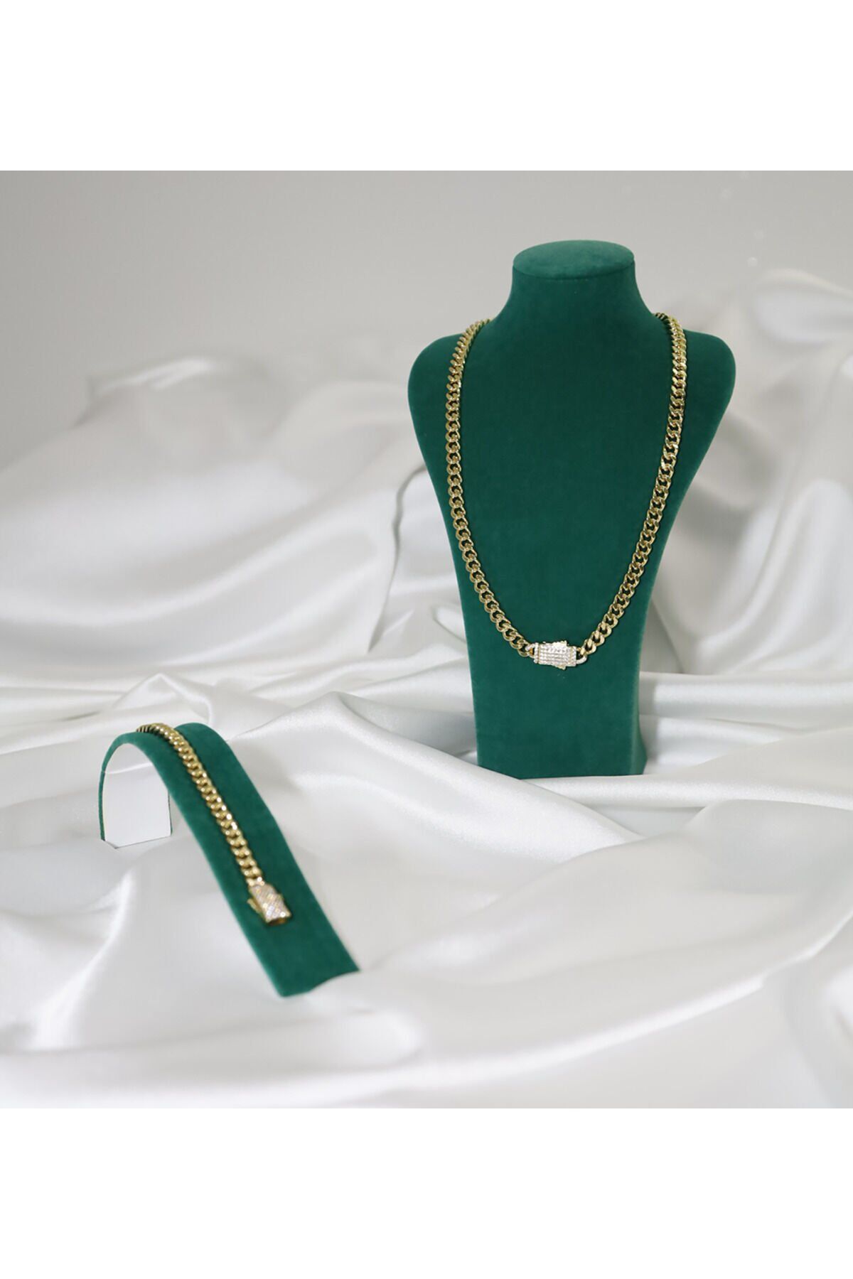 Gurmet Zincir Gold Kaplama Zirkon Taşlı Çelik Set (Bileklik & Kolye) 14K