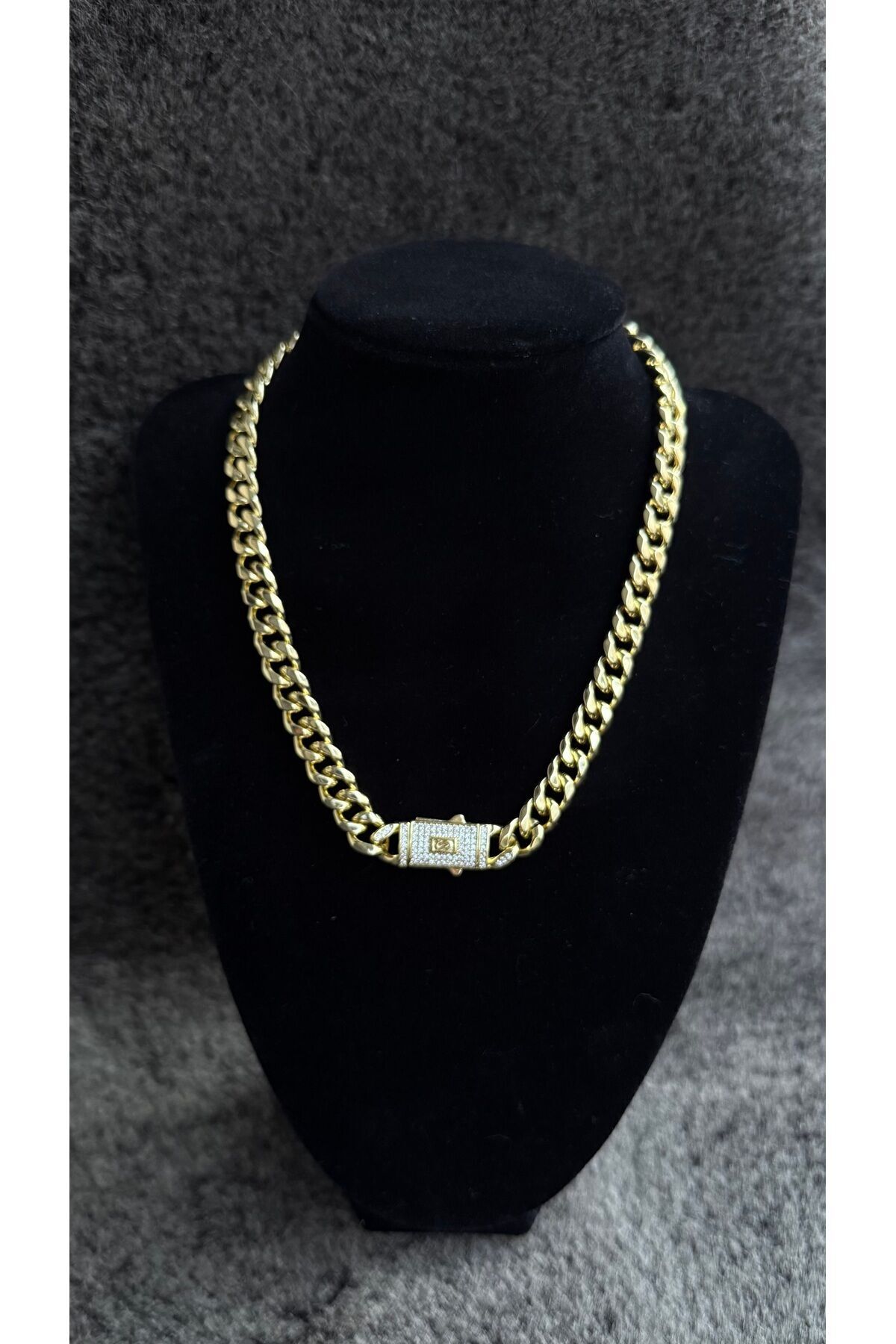 Taş Detaylı Kalın Zincir Kolye – Altın Renk