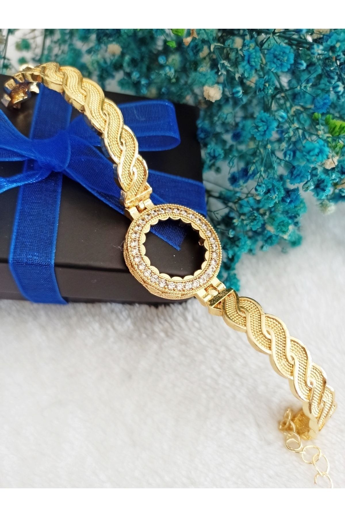 Çeyrekli Bileklik ,ÇeyrekLİK Altın Takılan Burgu Kelepçeli Bileklik